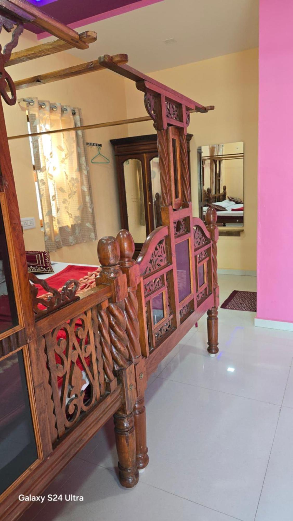 Abhi Homestay Хампи Экстерьер фото